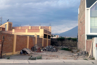 Compra y venta de terrenos y casas